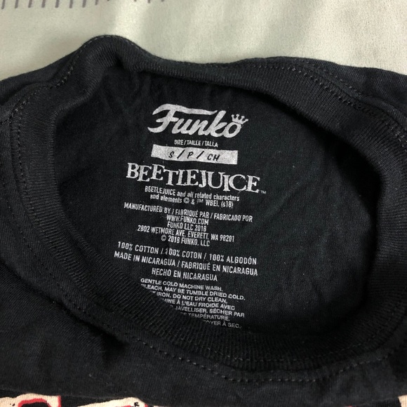 Funko Beetlejuice shirt In VHS box Size small - Picture 3 of 5